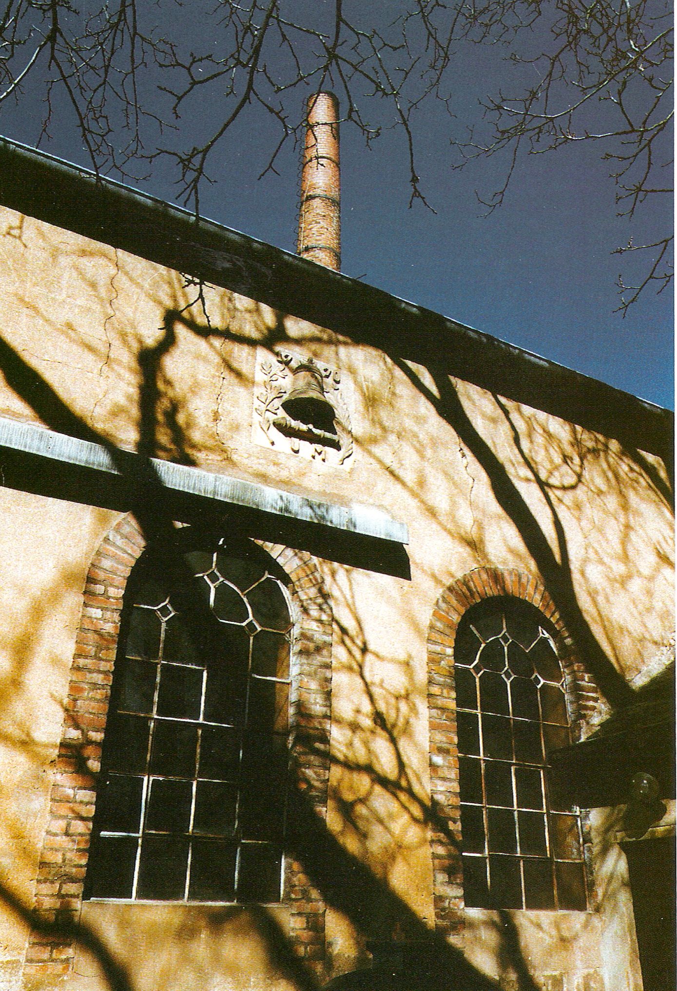 Alte Glockengießerei, heute Kulturgießerei, altes Fabrikgebäude beige mit großen Fenstern