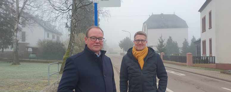 Neue barrierefreie Bushaltestellen in der Kammerforststraße in Beurig