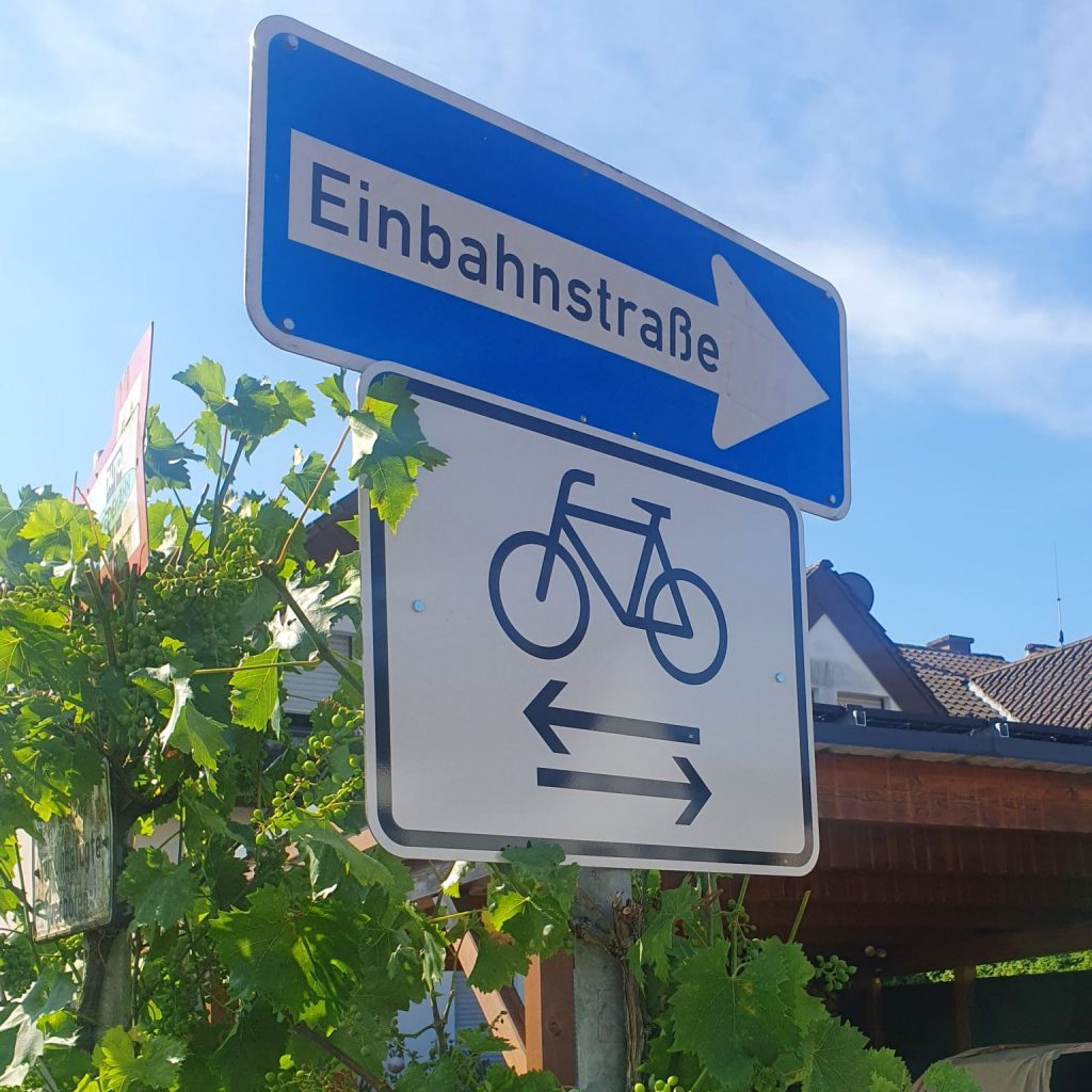 Der Bauausschuss des Stadtrates Saarburg hat die Entscheidung getroffen, die obere Graf-Siegfried-Straße (Teilabschnitt von der Einmündung Hubertusstraße bis zur Einmündung Kahrener Straße) sowie die Straße 