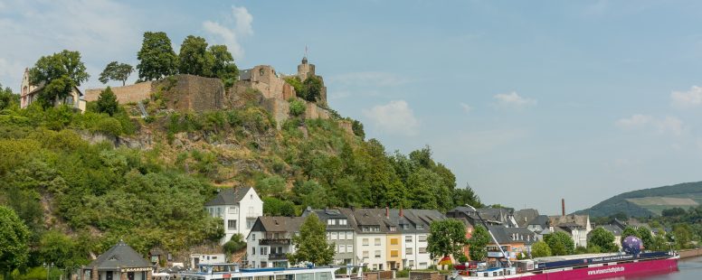 Anker lichten an der Schiffsanlegestelle